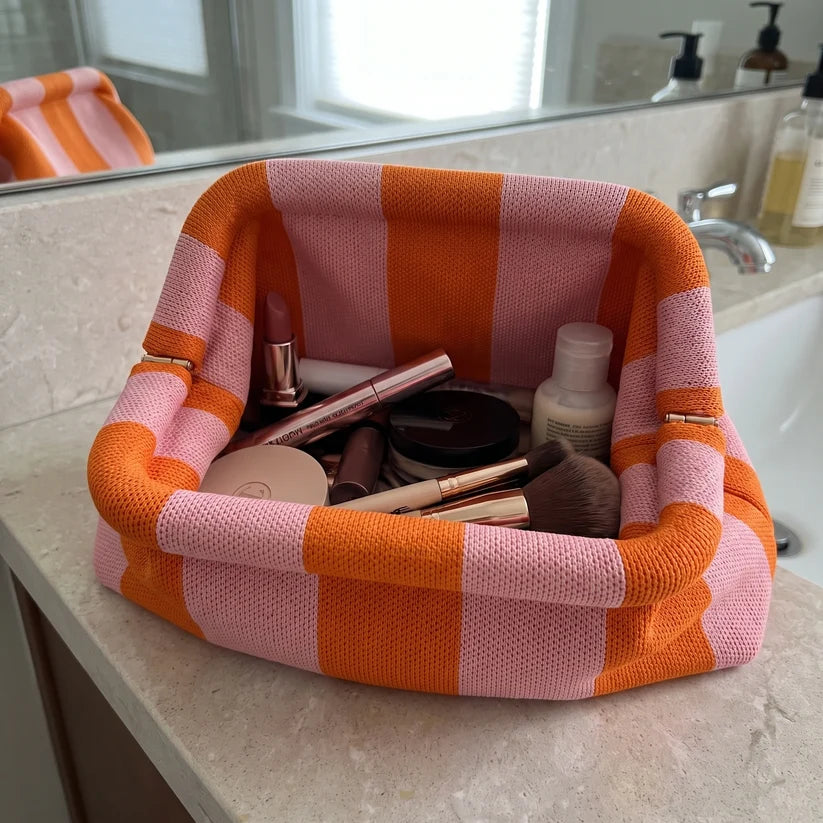 Lumelle - The Snap-Shut Makeup Bag
